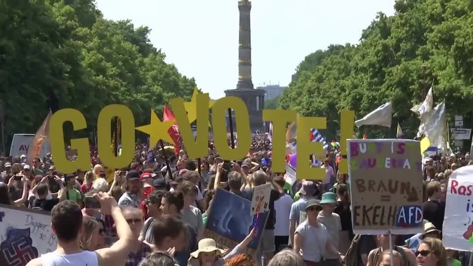 Moradores De Berlim Protestam Contra Avan O Da Extrema Direita Na