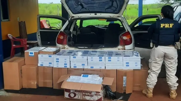 Polícia apreende mais de 7 mil maços de cigarro contrabandeados em estrada no Acre
