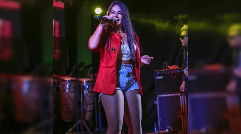 Cantor Daniel Diau pede oração por Paulinha ao ver estado de saúde da cantora