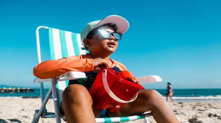Menino cego de SC descreve a experiência durante passeio na praia: ‘Posso imaginar escutando’