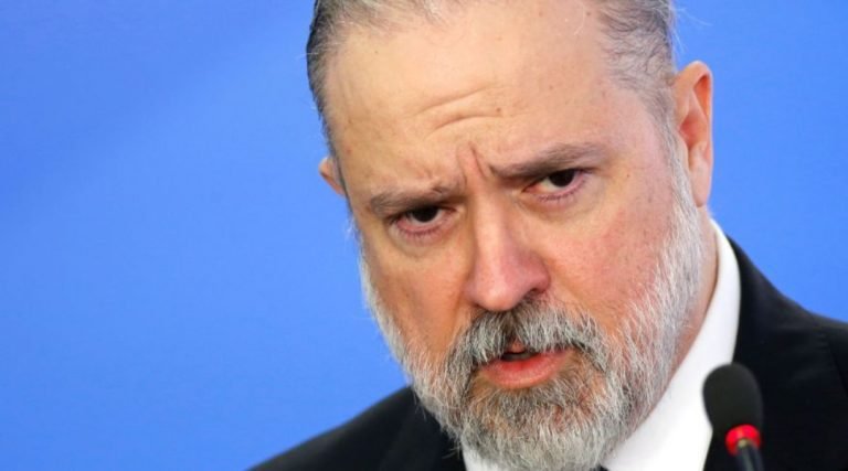 Aras pede ao STF que intime Renan e Omar Aziz por uso de dados sigilosos