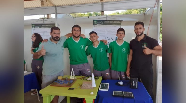 Placa solar feita de papelão e garrafa torna escola referência em Rio Branco￼