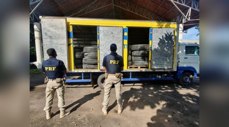 PRF apreende pneus sem nota fiscal avaliados em R$ 54 mil em fiscalização em rodovia no AC