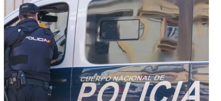 Jovem de 15 anos mata família após ficar de castigo por receber notas baixas na escola