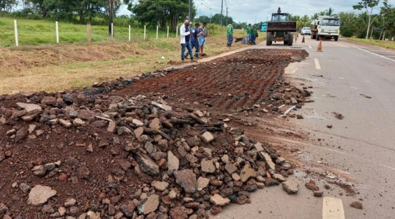 Governo realiza operação tapa-buraco nos pontos críticos da estrada AC-40