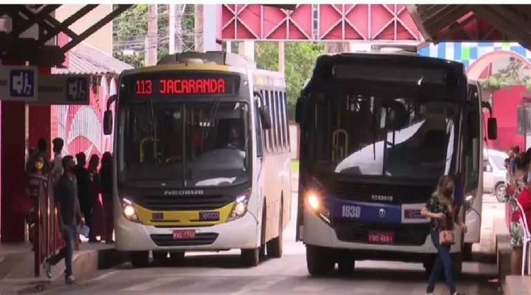 Prefeitura diz que ônibus do Rio vistos circulando na capital do AC entraram no estado de forma legal