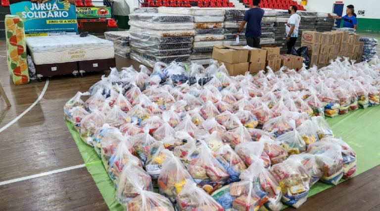 Após cheia do Juruá, Cruzeiro do Sul recebe mais de 10 toneladas de alimentos do Estado