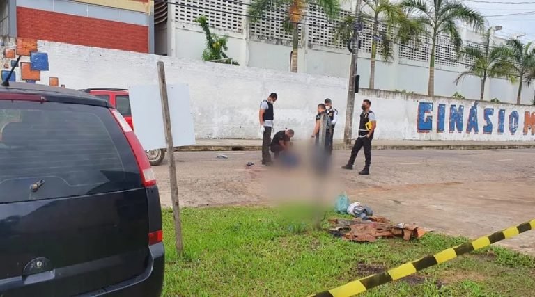 Policial penal suspeito de matar ex da namorada no AC alega legítima defesa em depoimento e tem arma apreendida