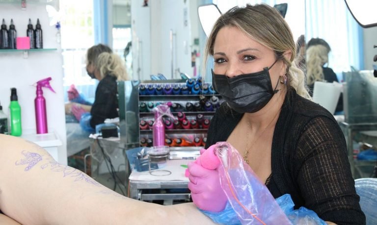 Projeto em São Pulo, oferece tatuagens gratuitas para cobertura de cicatrizes