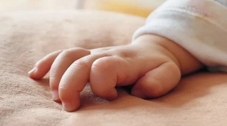 Enfermeira é detida após levar recém-nascido para casa