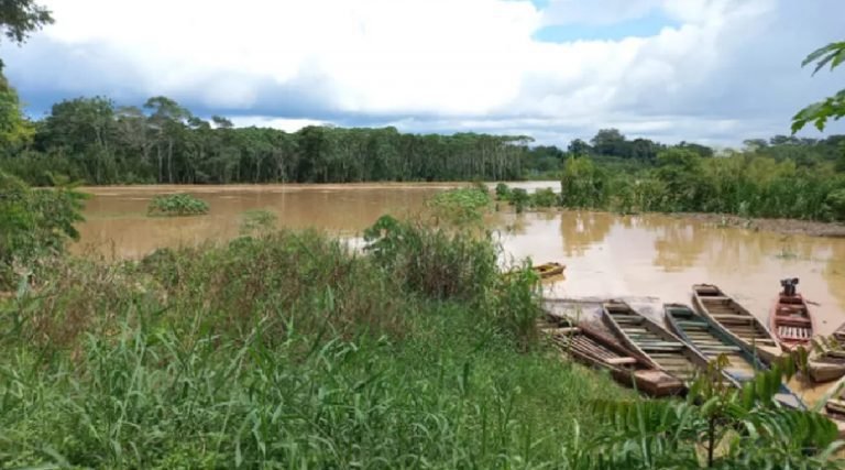 Rio Acre sobe mais de seis metros e se aproxima da cota de alerta em Assis Brasil