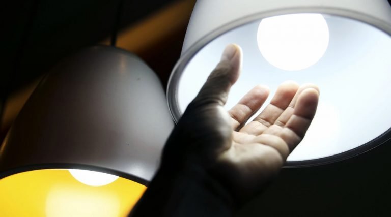 Aneel anuncia bandeira verde na conta de luz em maio