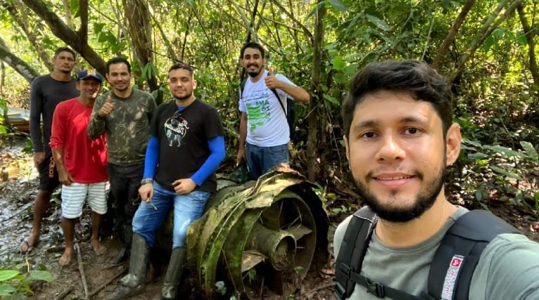 Cruzeirenses entusiasta da aviação visitam destroços do Boeing 737 que caiu em Mâncio Lima há quase 30 anos