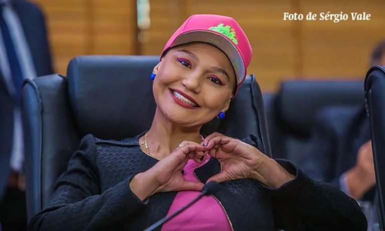 Ao lado da mãe na Aleac, Jéssica Sales declara: “não encontro sentido em reclamar da vida”