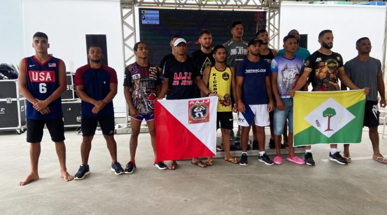 Lutadores participam de pesagem para a 16º edição do Náuas Combat