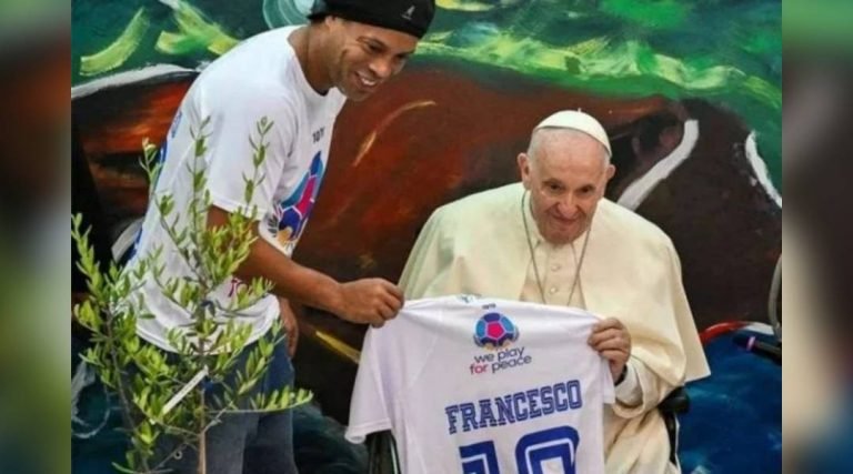 Saiba o motivo da visita de Ronaldinho Gaúcho ao papa Francisco