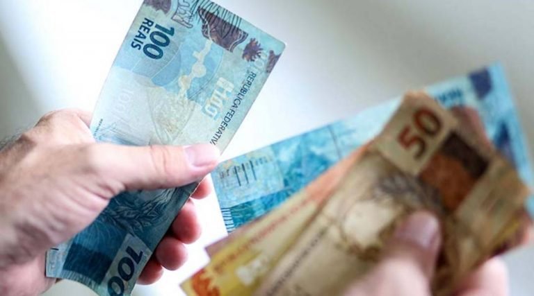 Câmara aprova MP que define salário mínimo em R$ 1.212