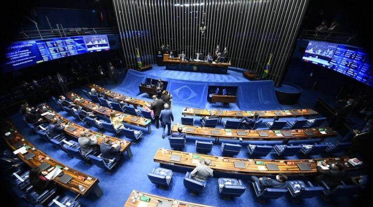 Senado aprova elevar para 70 anos idade limite para nomeação no STF e em tribunais superiores