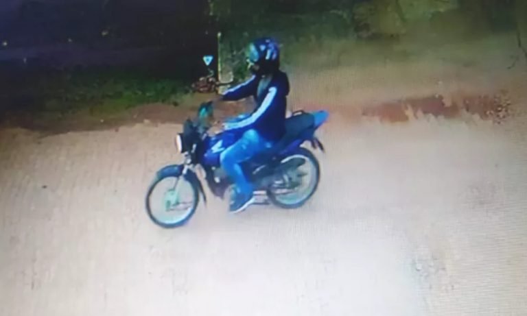 Jovem de 18 anos fica em estado grave após ser atingida com dois tiros enquanto andava de bicicleta no AC