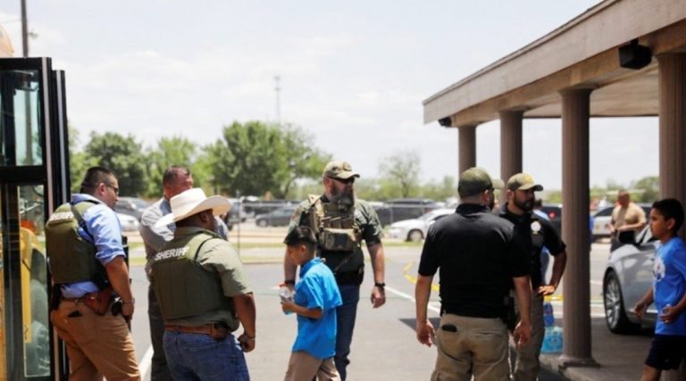 Tiroteio deixa 15 mortos em escola primária do Texas, diz hospital