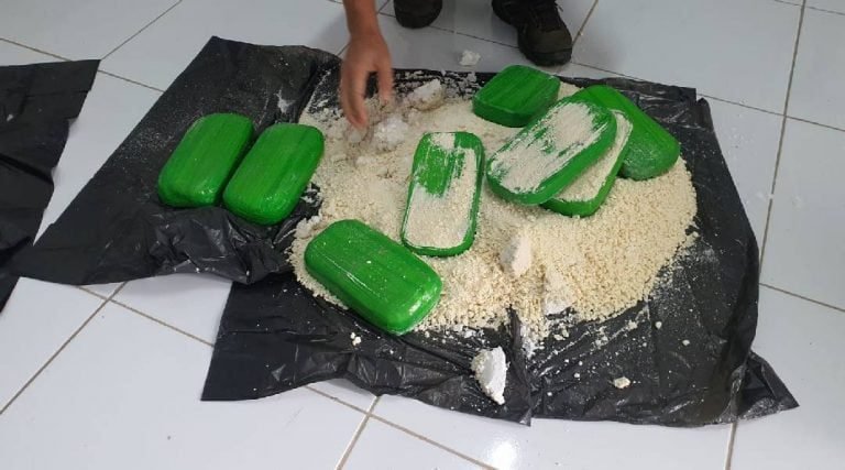 Polícia Civil de Cruzeiro do Sul intercepta carregamento de droga e apreende mais de oito quilos de cocaína