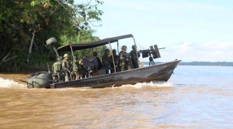 Desaparecimento no AM: PF busca resquício de material genético em lancha de suspeito