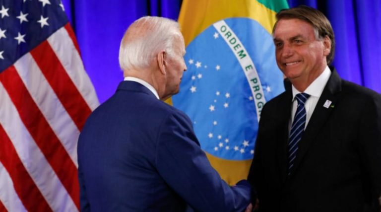 Em encontro com Biden, Bolsonaro diz que vai terminar governo de forma democrática quando sair do poder