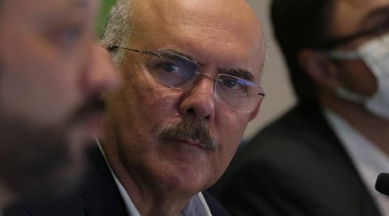 Ex-ministro Milton Ribeiro é preso em operação da PF