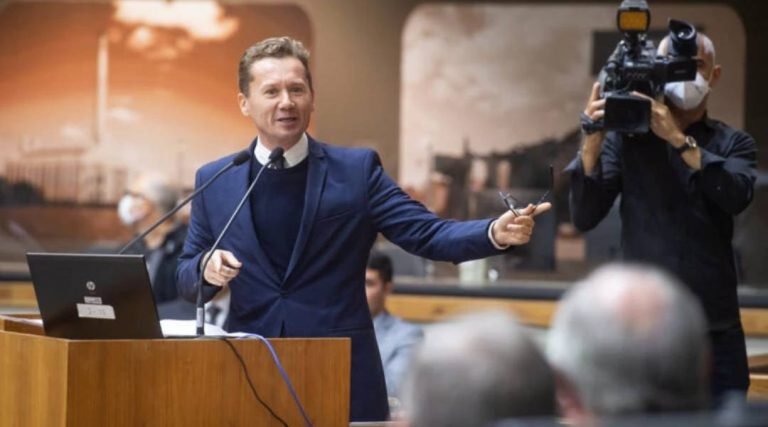 Vereador de Porto Alegre morre em prova de natação