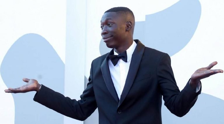 Comediante Khaby Lame é a pessoa mais seguida do Tik Tok sem dizer uma palavra