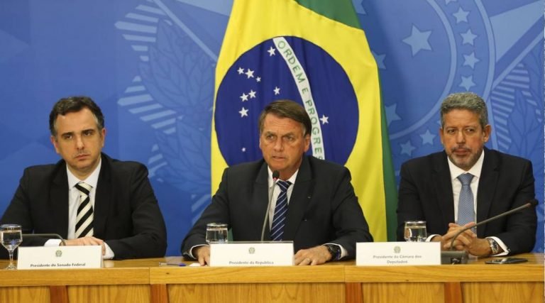 Combustível: presidente propõe ressarcir estados em troca de ICMS zero