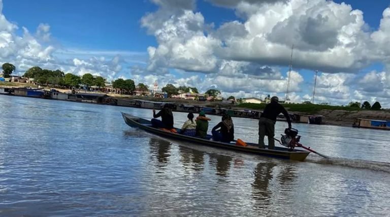 Servidora pública mantida em cárcere privado por cacique em aldeia no AC deve voltar para o Paraná