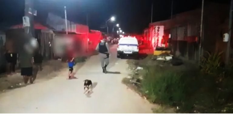 Homens fortemente armados atiram em direção a residências e atingem jovem de 17 anos na capital