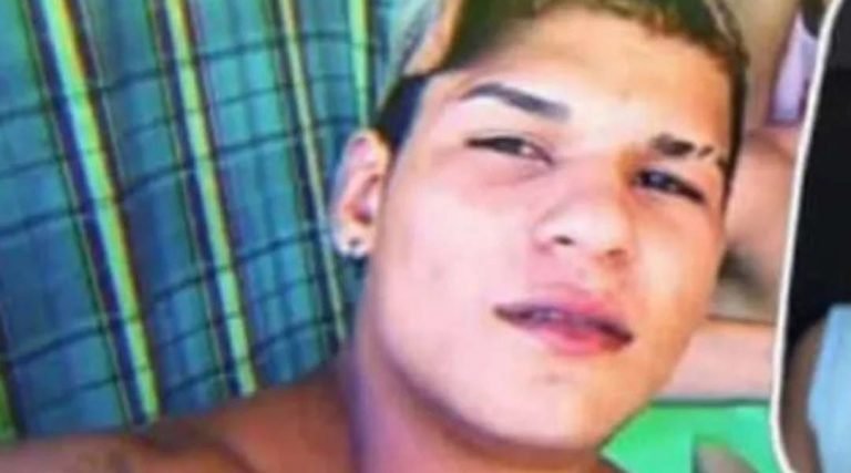 Jovem de 22 anos é morto com tiro na cabeça enquanto caminhava com a esposa no interior do AC