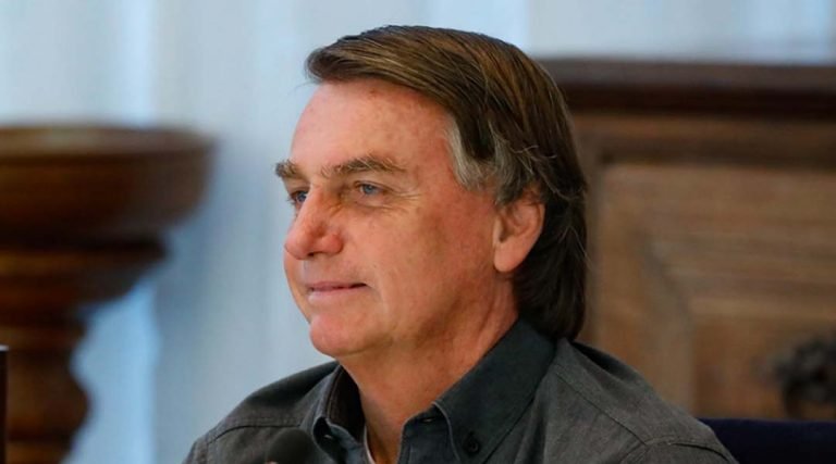 ‘Dispenso apoio de quem pratica violência contra opositores’, diz Bolsonaro