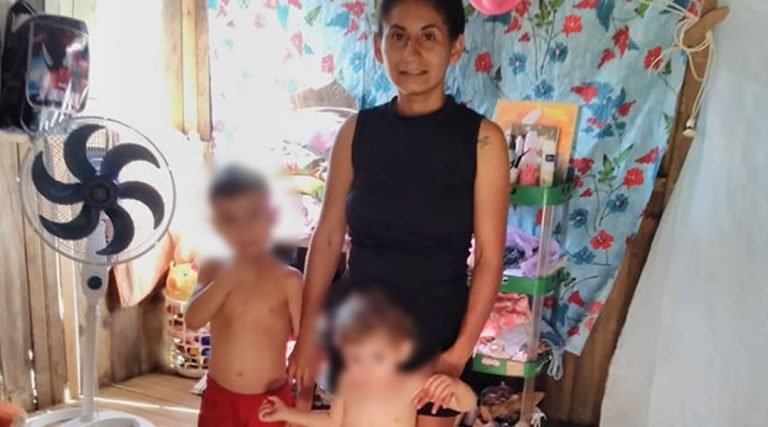 Mãe de dois filhos pede ajuda para não passar fome e uma oportunidade de emprego