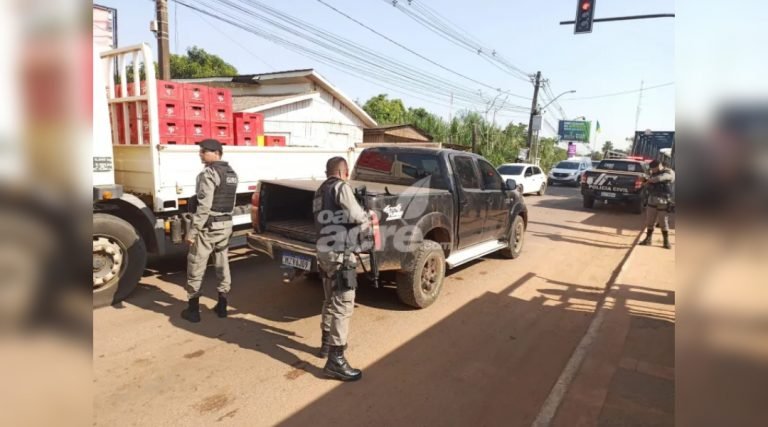 Polícia Militar e Civil recuperam caminhonete na fronteira um dia após ser furtada na Capital do Acre