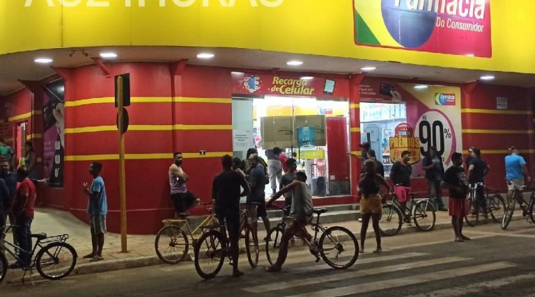 Em Senador Guiomard, policial reage a assalto em farmácia, mata um e fere outro a tiros