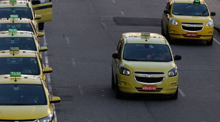 Prefeituras farão cadastro para o auxílio taxista