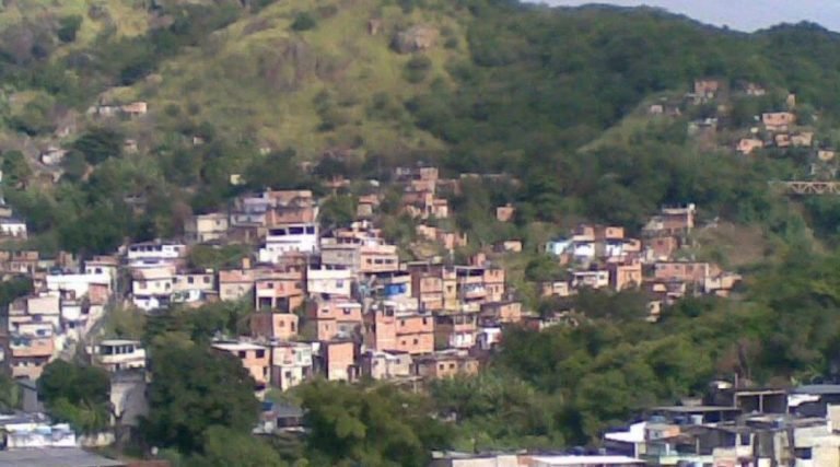 Turista americano ferido em tiroteio no Rio está em estado grave