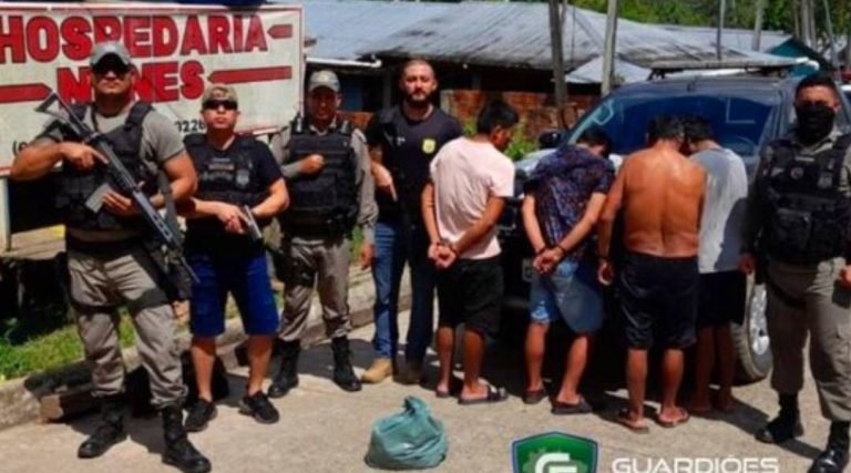 Em Marechal Thaumaturgo, polícia prende quatro peruanos em posse de 9 kg de entorpecente