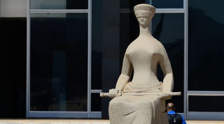 Lula sanciona aumento para ministros do STF; salário vai a R$ 46,3 mil