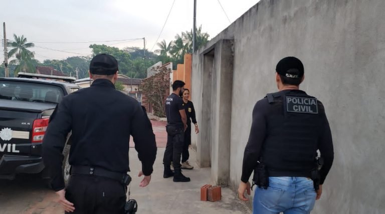 Polícia Civil deflagra operação e cumpre mandados de busca e apreensão em residência de vereador e em outros alvos na cidade de Feijó