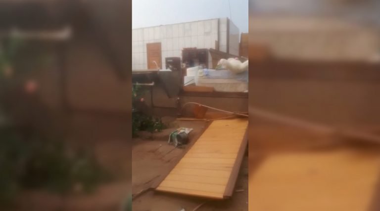 VÍDEO: casa fica totalmente destruída após ser atingida por temporal na zona rural de Brasileia
