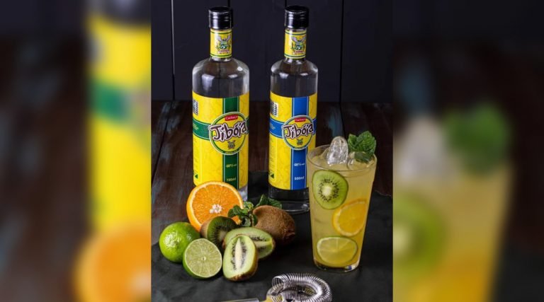 Empresário expõe cachaça produzida no Acre em festival de bebidas destiladas na Dinamarca