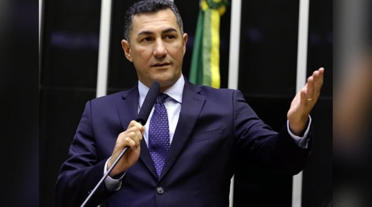 VÍDEO: Deputado Federal Jesus Sérgio relembra luta por ampliação de rede elétrica em Tarauacá