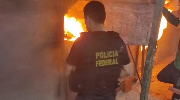 No AC, Polícia Federal incinera aproximadamente uma tonelada de drogas