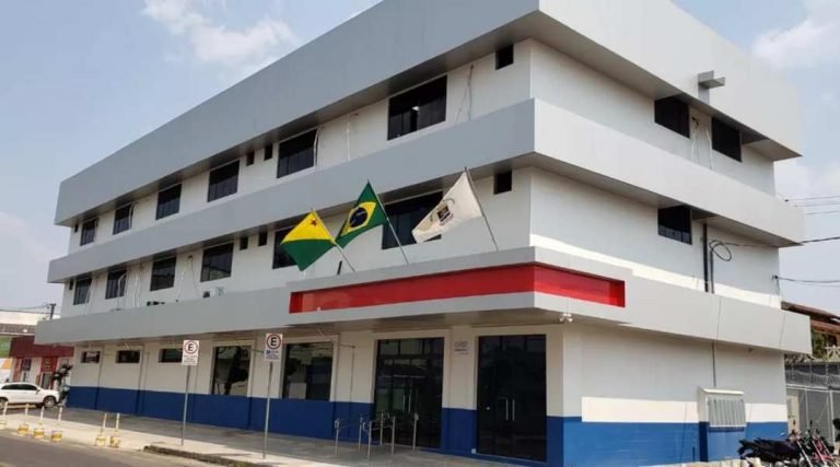 Em Rio Branco, vereadores faltam sessão e têm desconto em salário