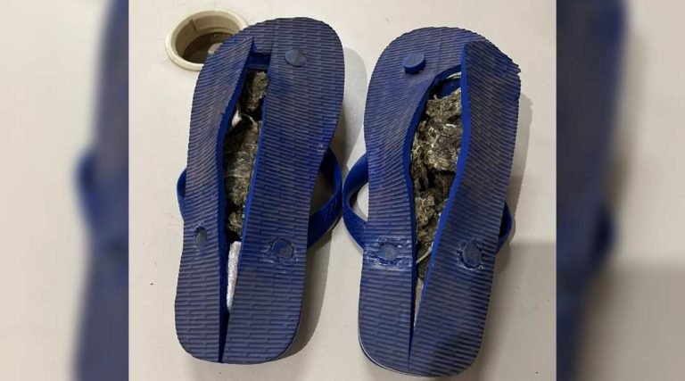 Polícia Penal apreende substância entorpecente em sandálias de visitantes de Rio Branco