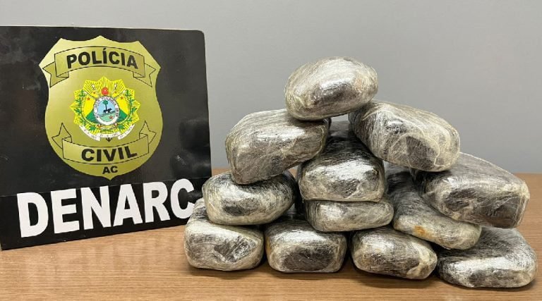 Polícia Civil apreende 12kg de cocaína em ônibus que saia de Cruzeiro do Sul
